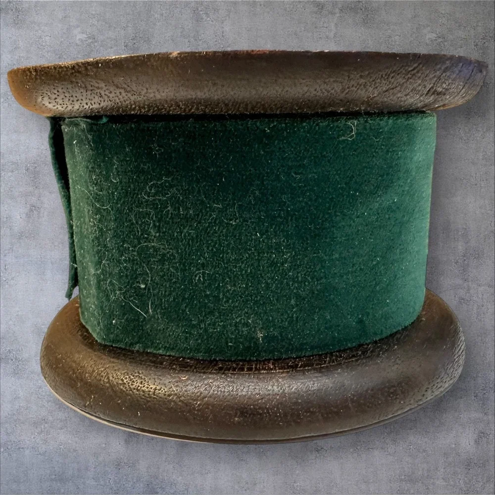 Martha Stewart GREEN VELVET 2‎ Inch Ribbon 10 Yards WOODEN Spool - read